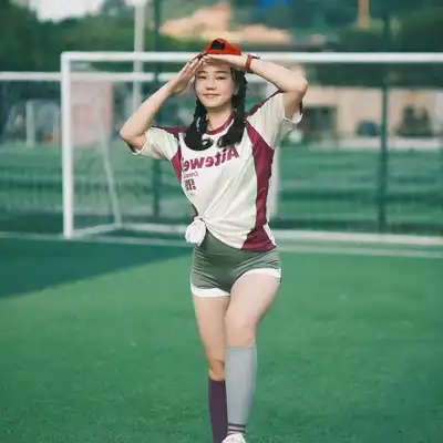 胡彤